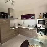 T3 Standing En Bord De - Piscine Et Parking Appartement *